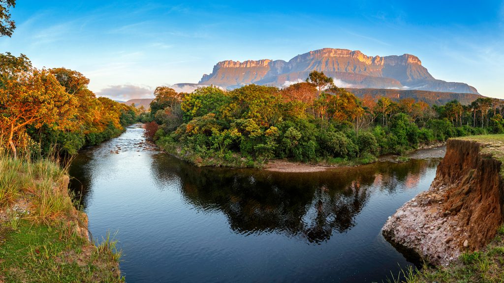 Auyan Tepui seen from La Gran Sabana plain, Kamarata Valley, Canaima National Park, Venezuela