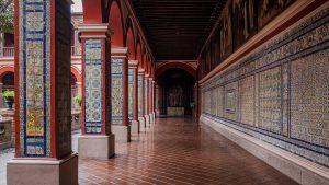 Decorations and architecture in interior passage of the Santo Domingo convent, Lima, Peru 794c7c082ea9828369b6baee3a6f59ff