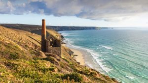Wheal Coates former tin mine on a sunny summer day, north coast of Cornwall, England, UK d3d33c3658e4136301147d168b881664